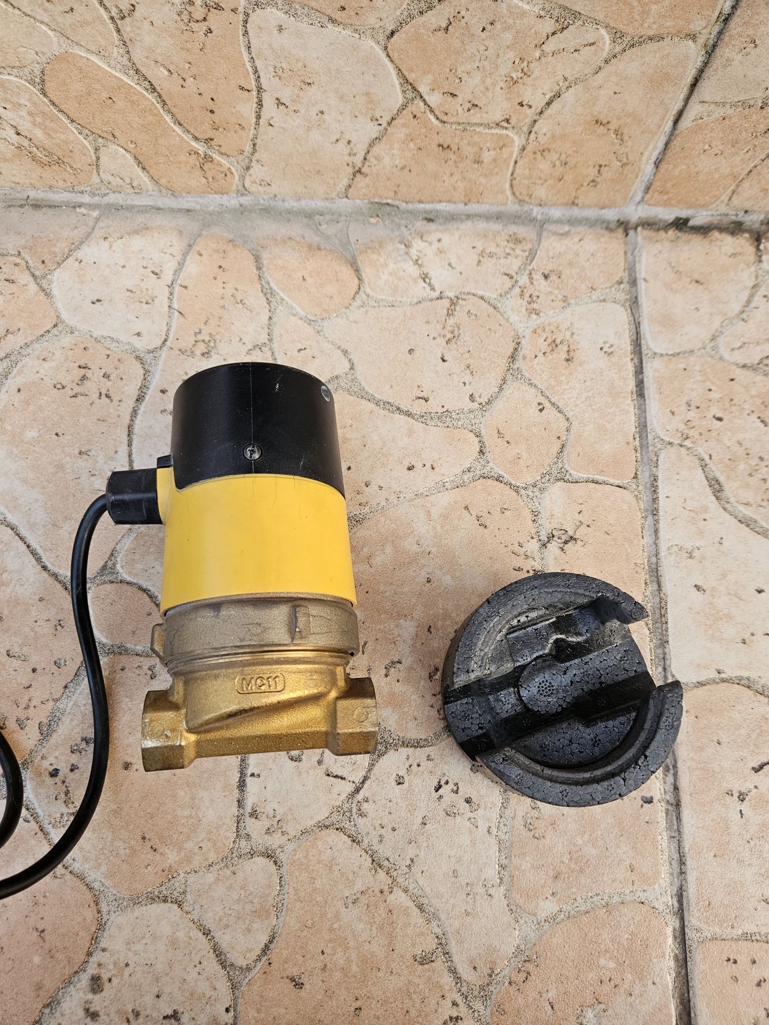 Pompa obiegową Grundfos