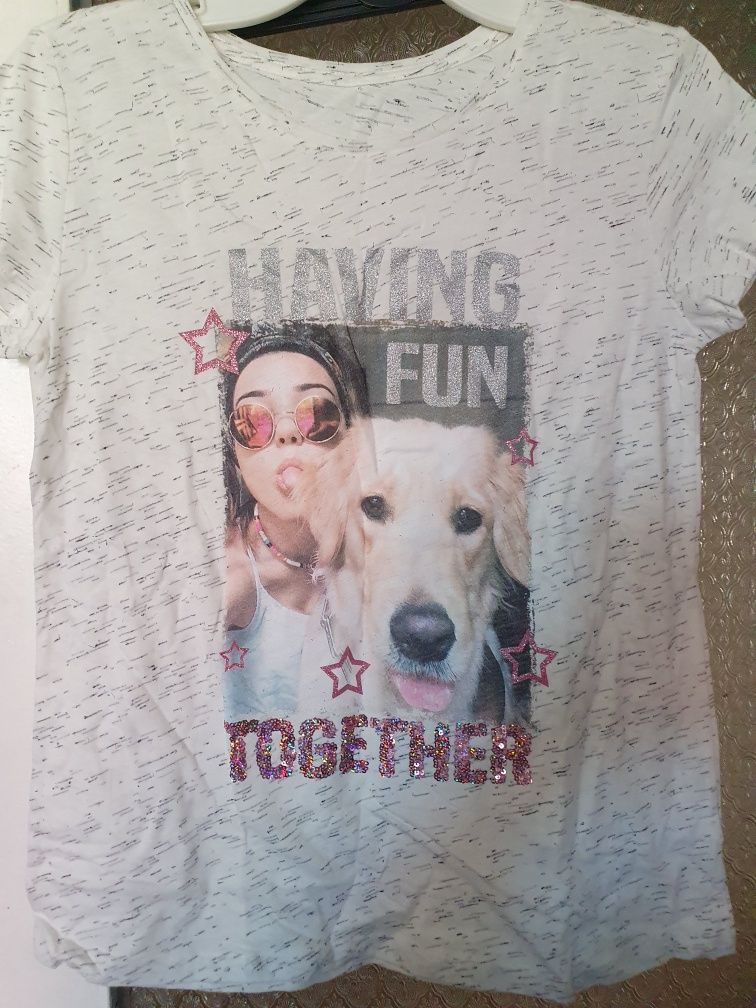 T-shirt z nadrukiem dziewczyna
