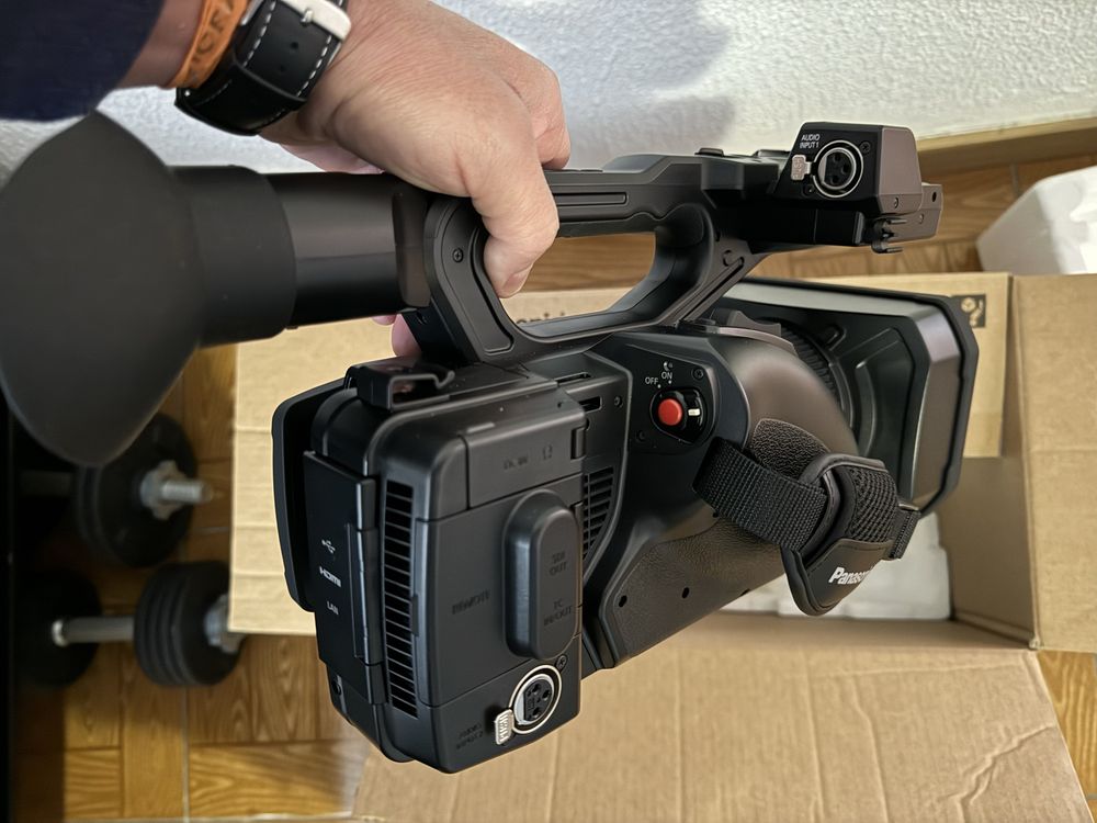 Panasonic HC X2 4k + Sirui Tripé de Vídeo profissional - novo em caixa