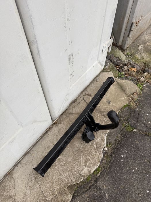 Фаркоп на тоета авенсис 2003-2008 г.