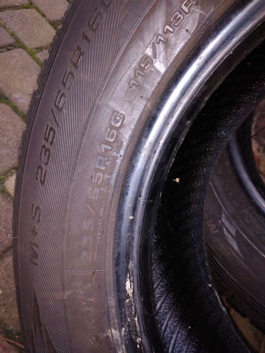 Зимова резина 235/65r16c