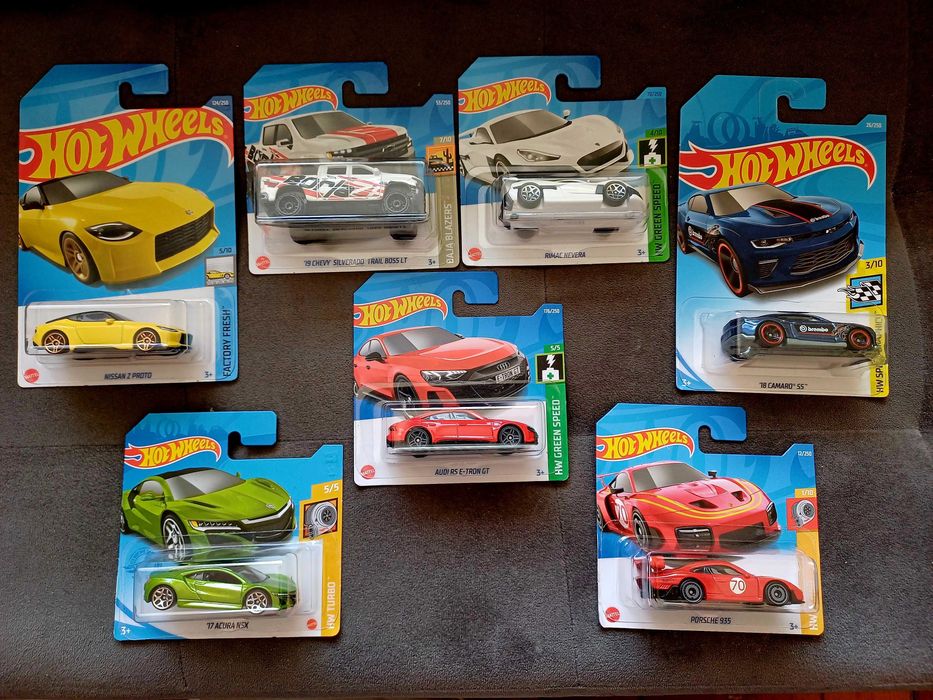 Hot wheels novos