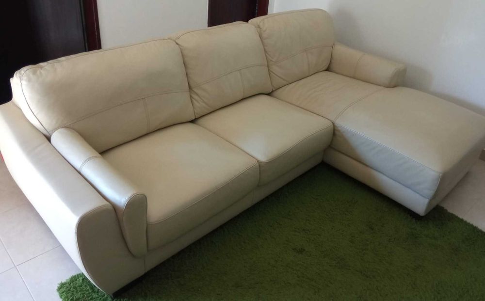 Sofá 3 Lugares com Chaise Longue – Conforto e Estilo por 550€!