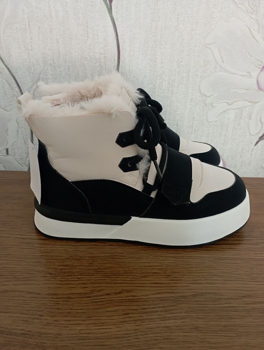 Новые очень симпатичные зимние ботинки/сапоги