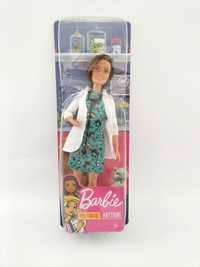 Lalka Barbie Weterynarz