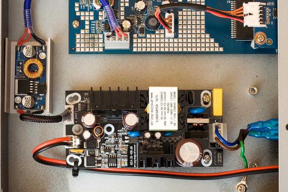 блоки безперебійного живлення для комутаторів Proline EF6012