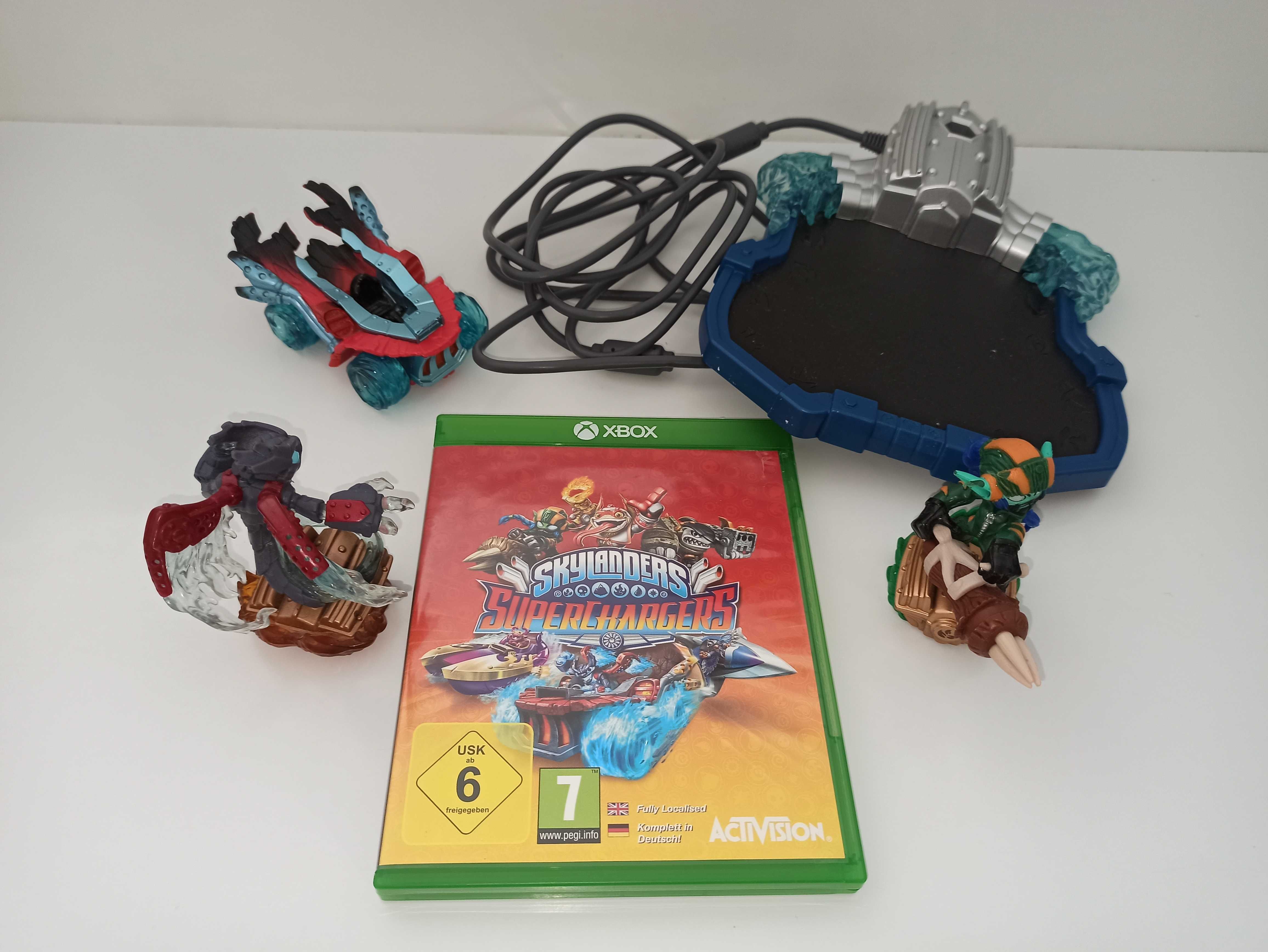 xbox one SKYLANDERS SUPERCHARGERS dla dzieci figurki unikat 1-2 graczy