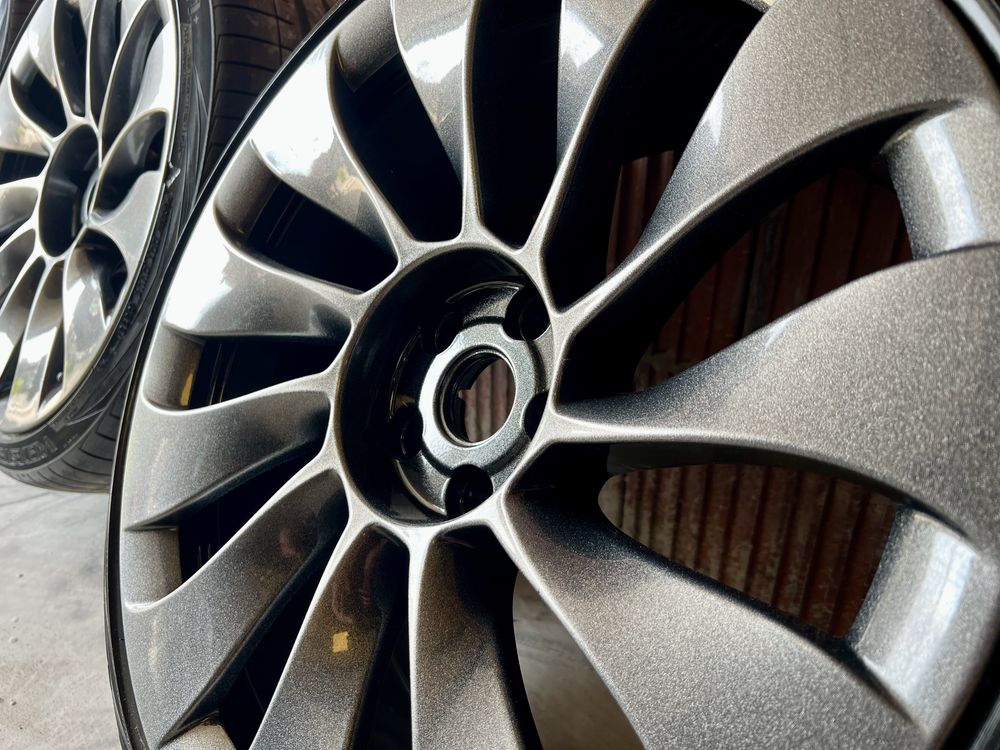 Komplet felg Tesla Y Performance Uberturbine 20” Antracyt z perłą!!