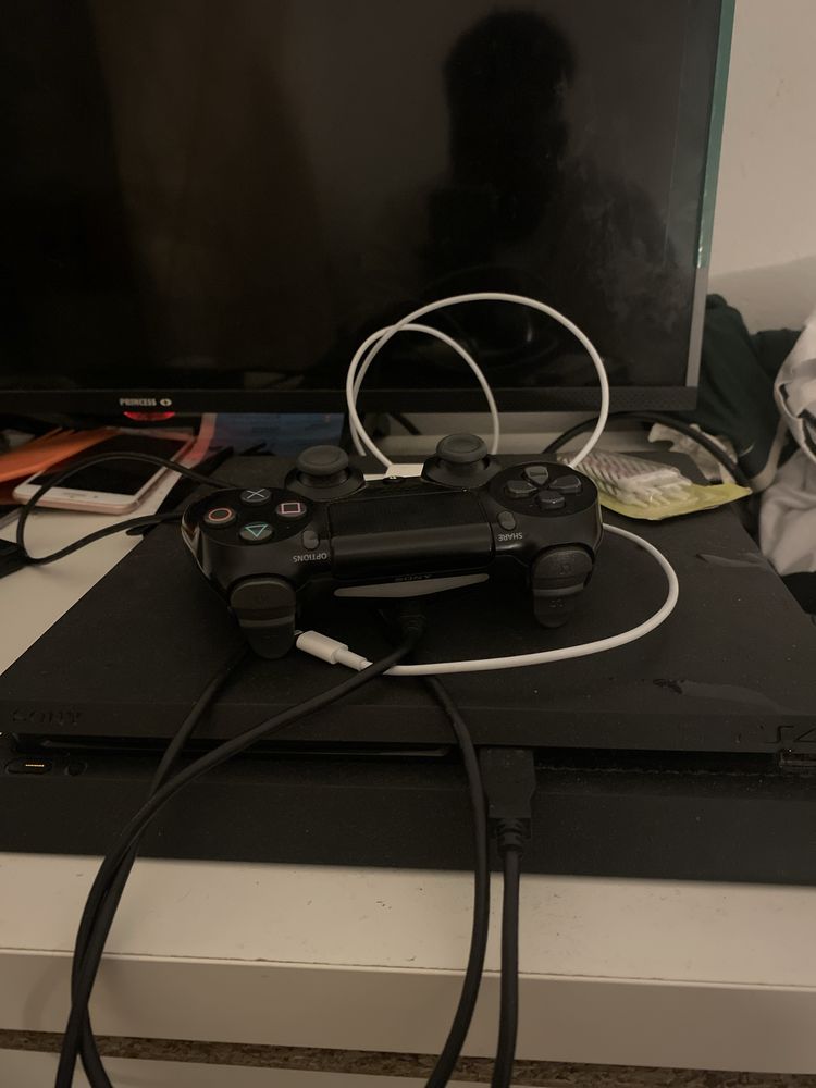 Vendo PS4 como novo