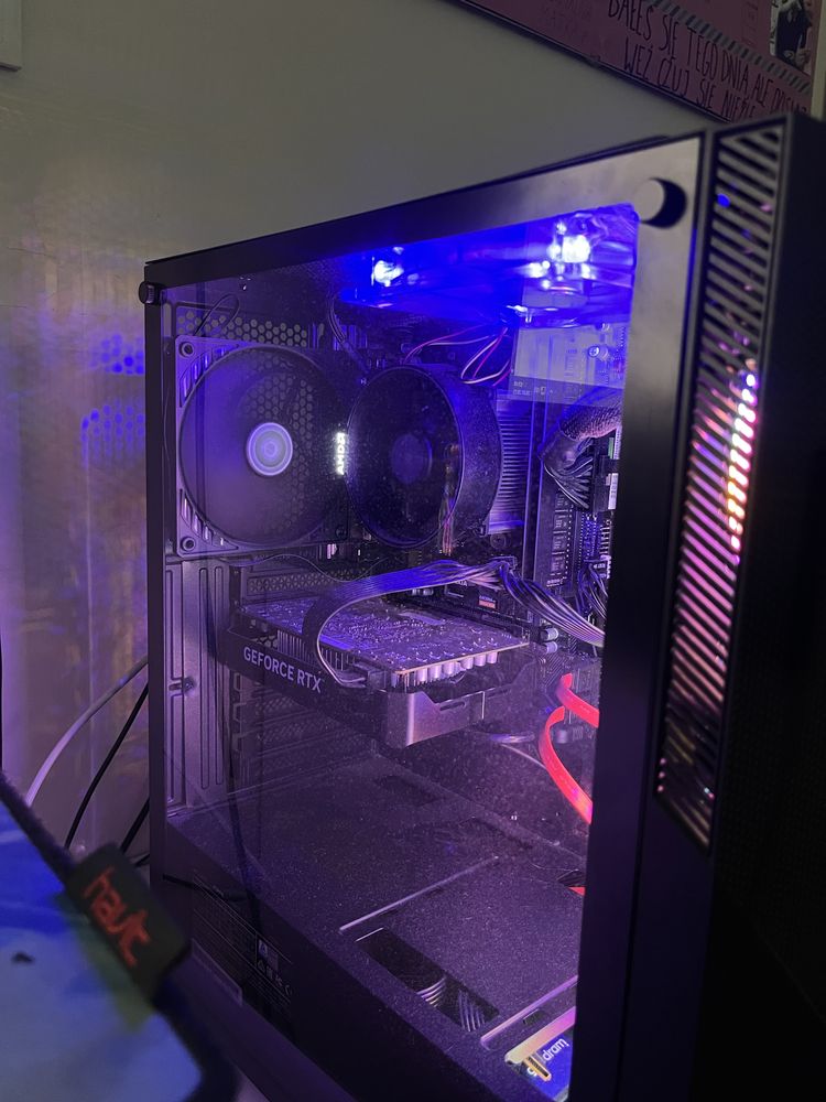 Komputer RTX 4060 Ryzen 7 5700X