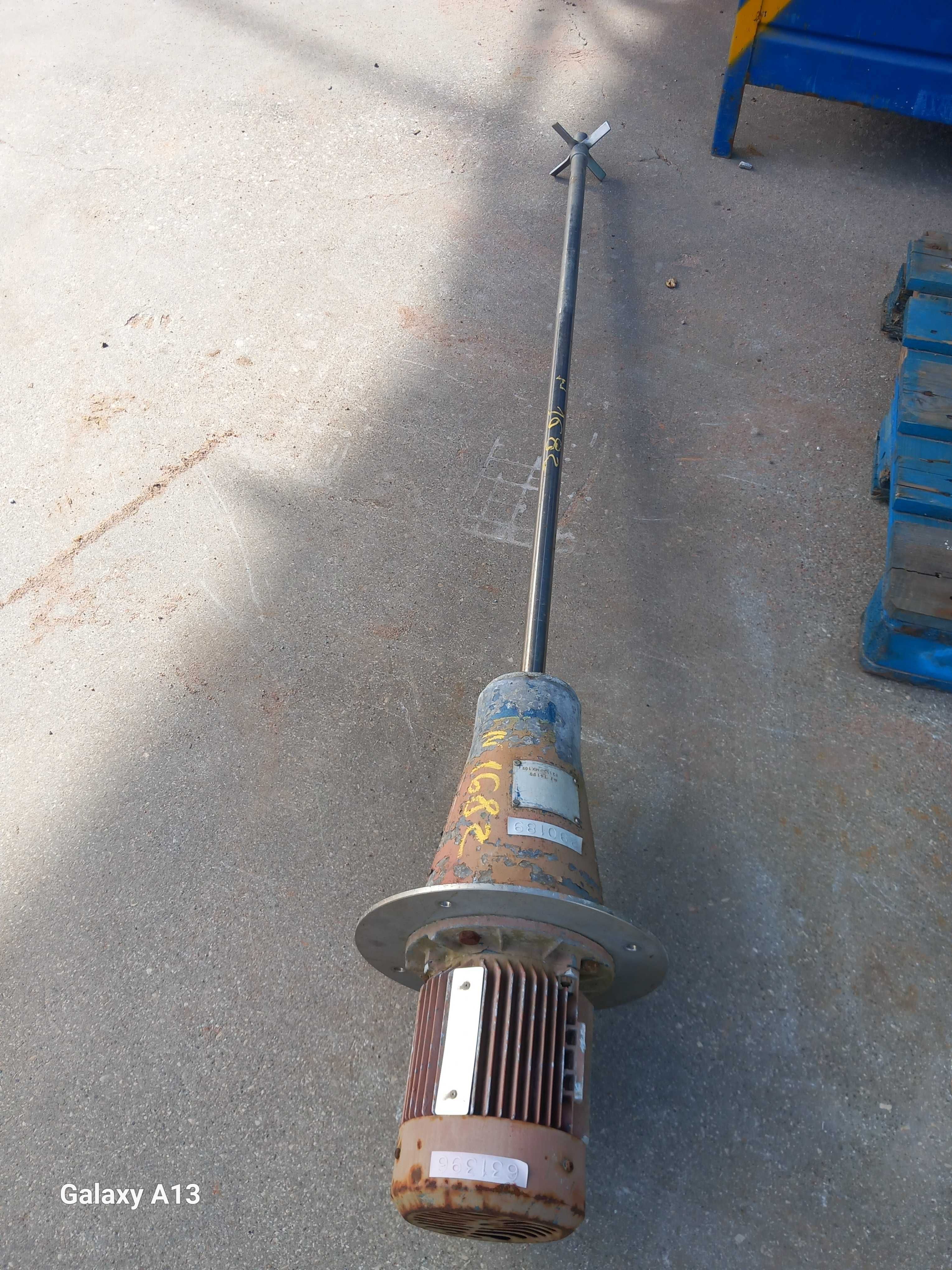 Motor elétrico com misturador de inox