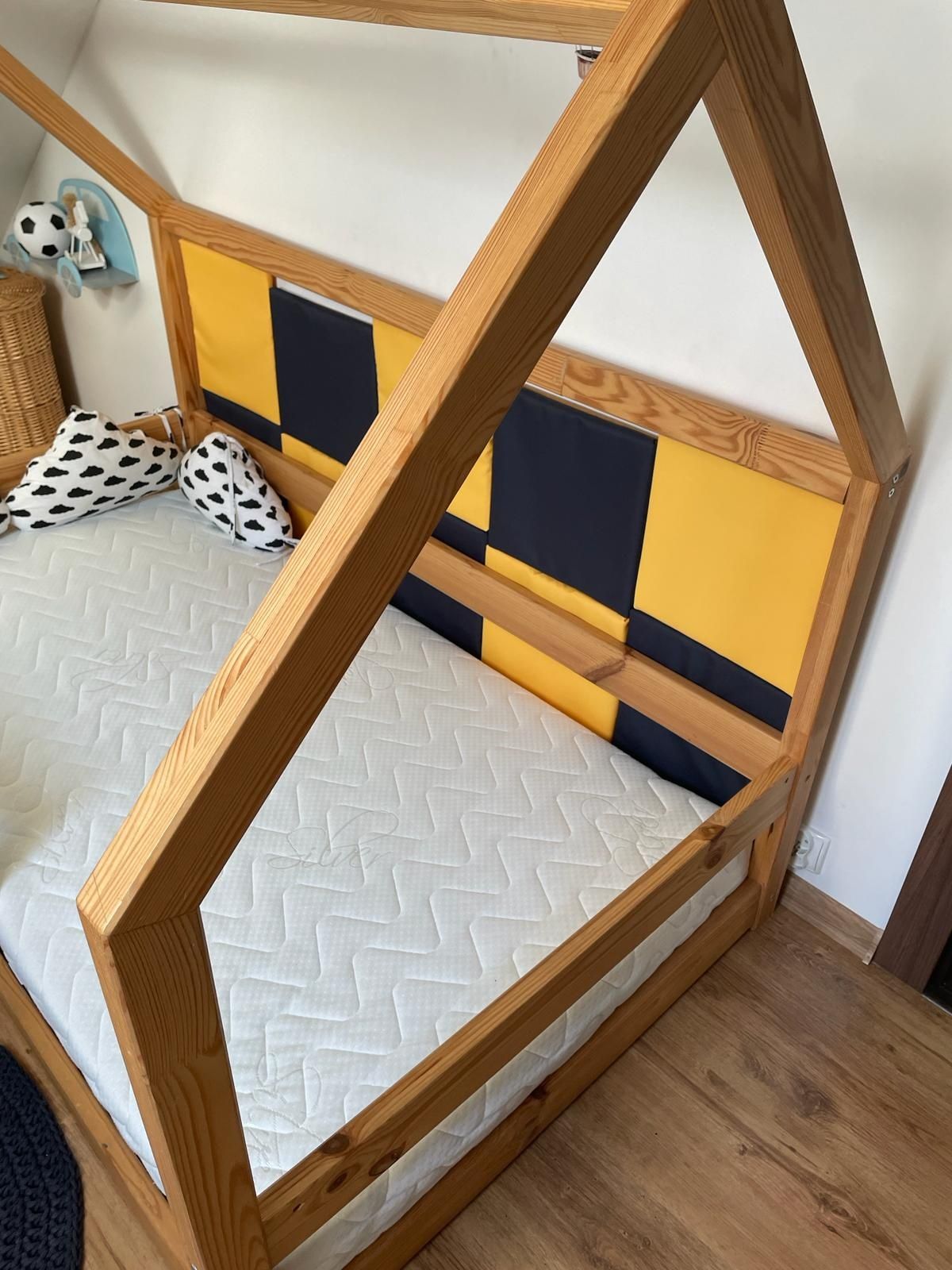 Łóżko dziecięce drewniane domek