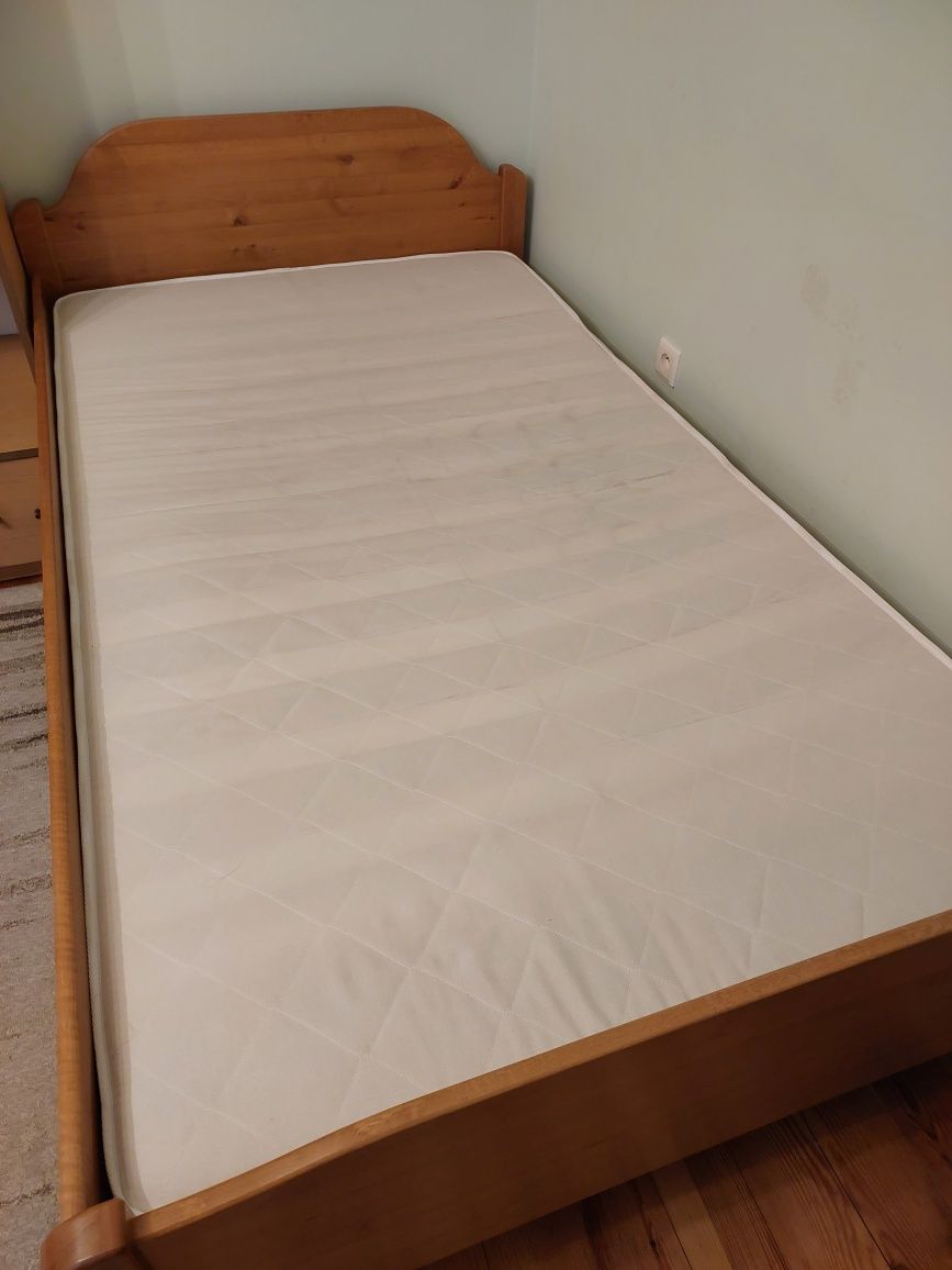 Łóżko szerokie długie drewniane z olchy olchowe Pinea 120x210