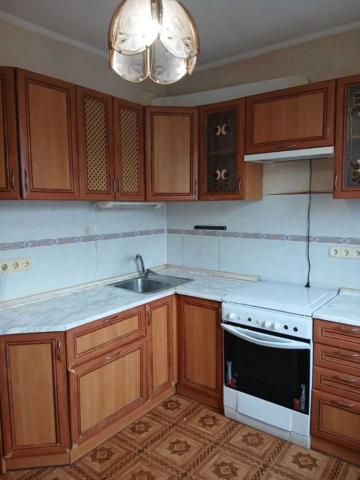 Продаж 3х кімнатной на вул Симеренко 22г