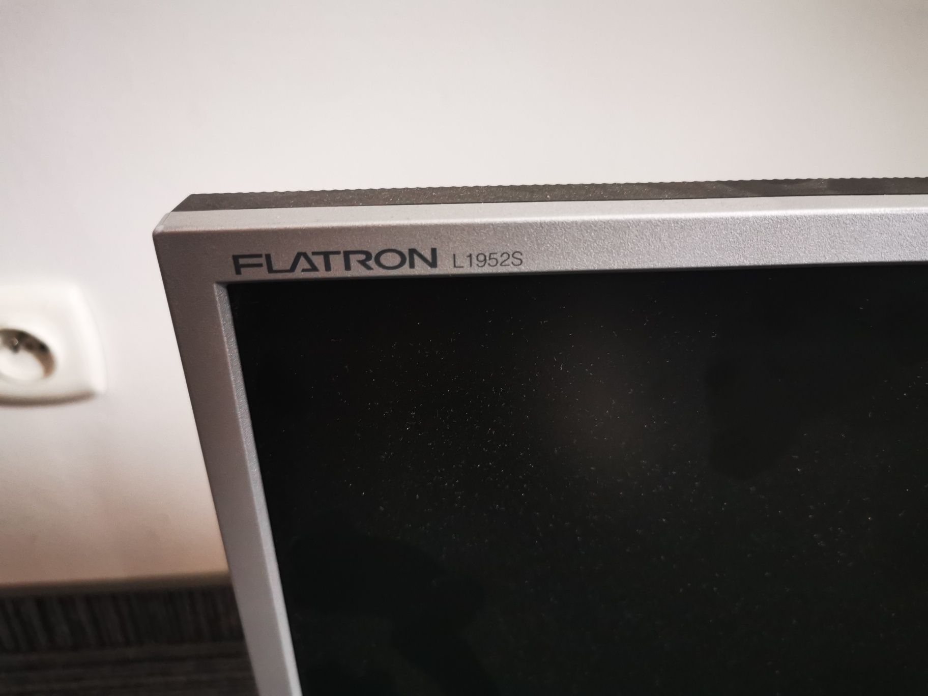 Monitor flatron 19 cali