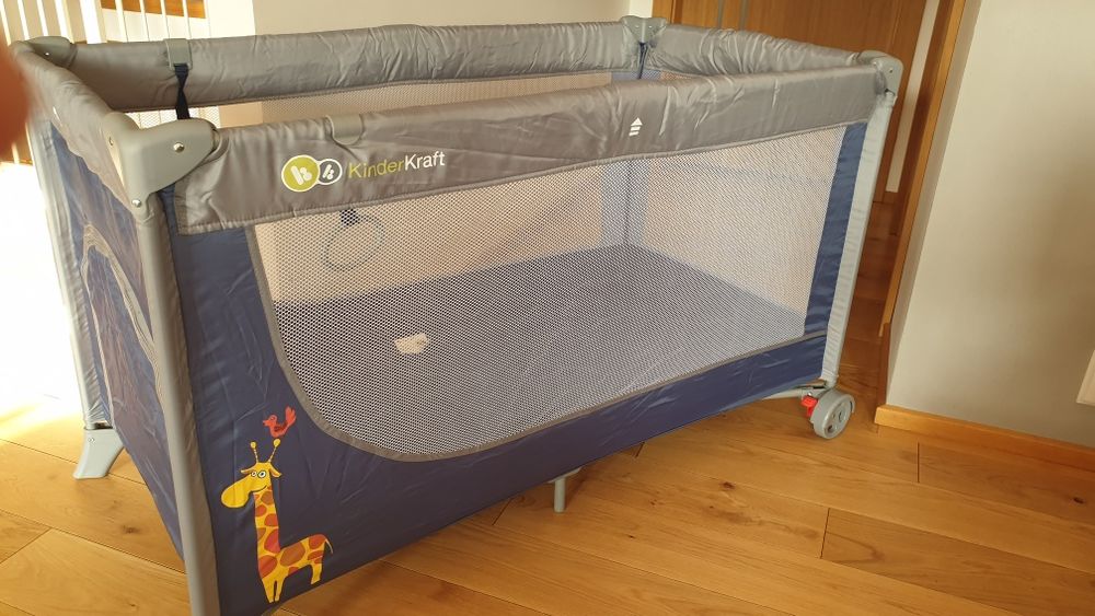 Łóżeczko KinderKraft Joy z siatką zmniejszjacą głębokość