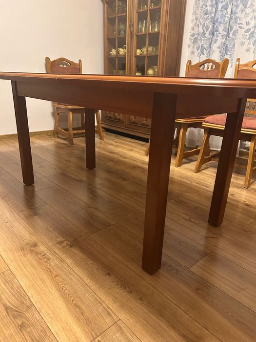 Stół rozciągany brązowy