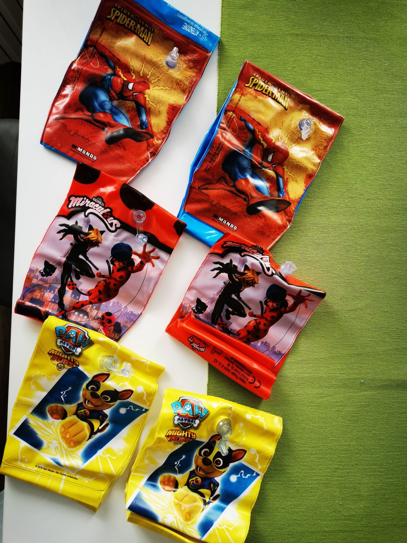 Pływaczki 3 komplety psi patrol biedronka spiderman