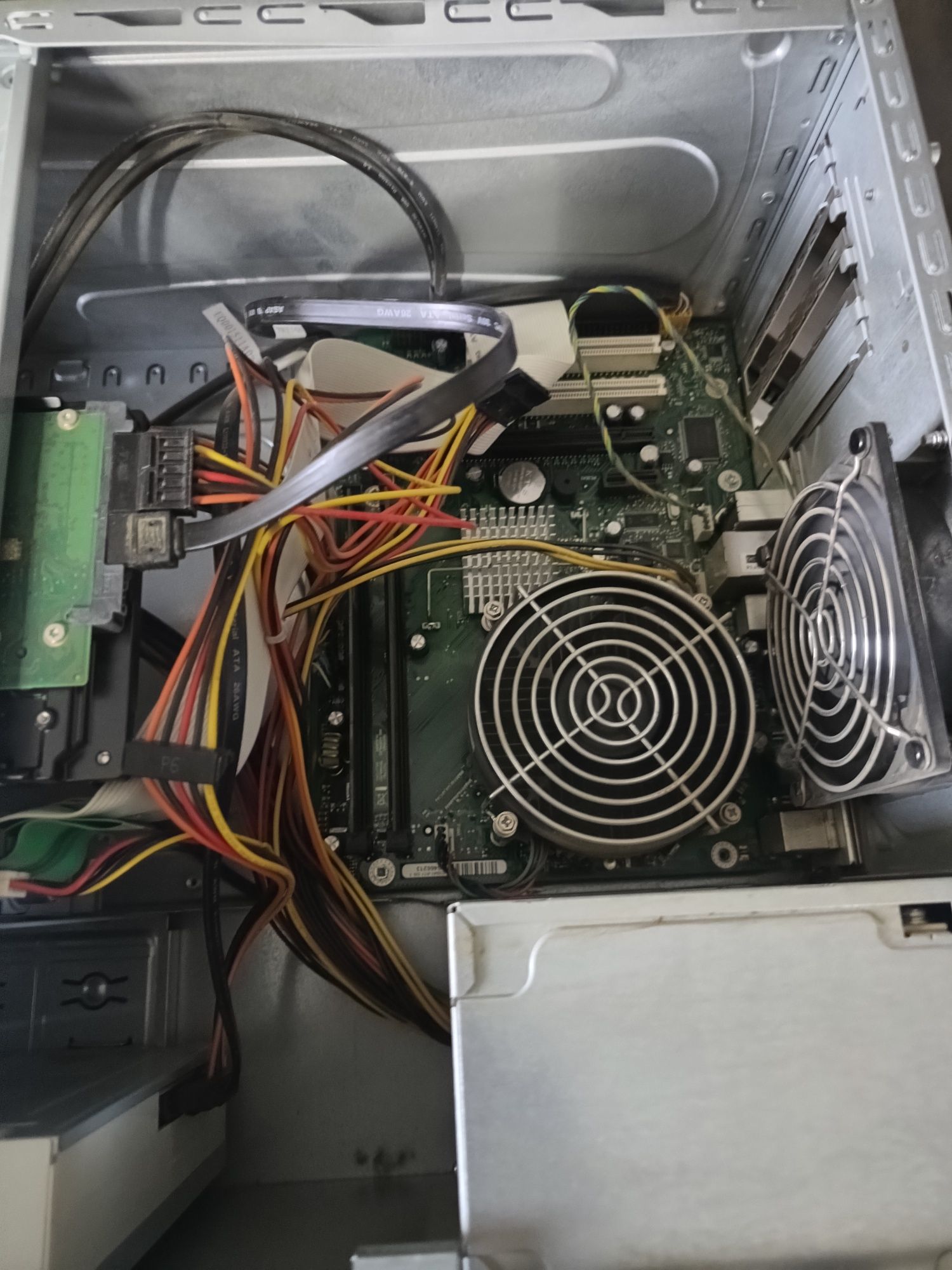Komputer Fujitsu p3521e