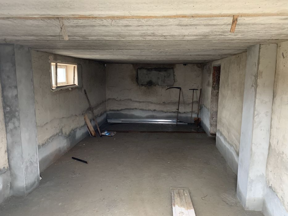 Продам будинок в Мукачево в р-н Росвигово  400 $ за кв м