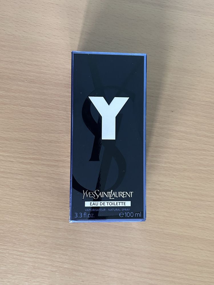 Yves Saint Laurent Y perfum