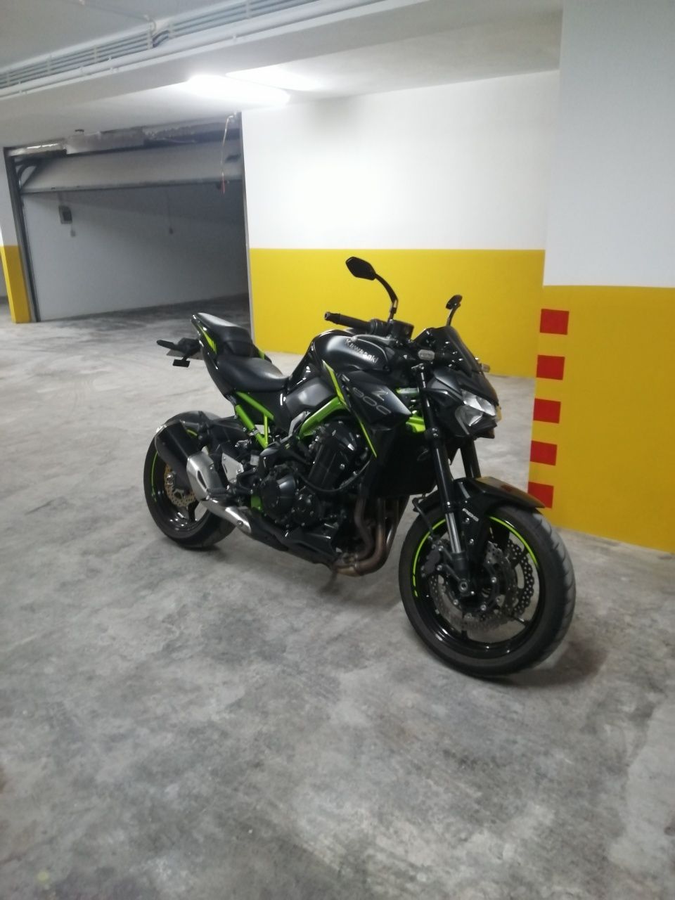Kawasaki Z900 como nova!