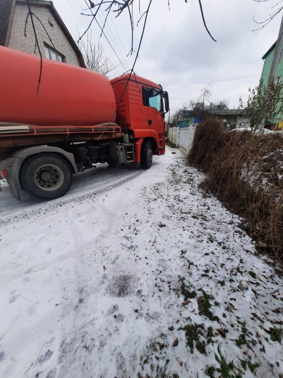 Викачка ям мулососом послуги асенізатора