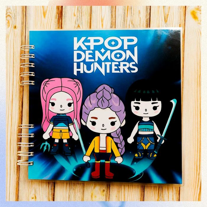 Książka na rzepy K-pop Demon Hunters toca boca, Avatar, Labubu