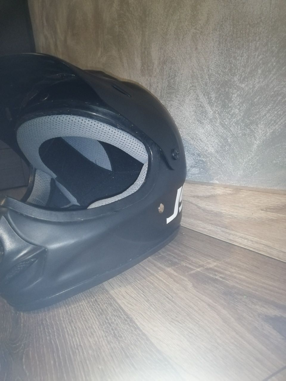 Sprzedam kask do crossa