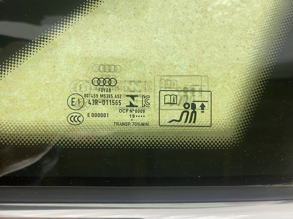 Audi A4 B9 рестайлинг форточка задня права