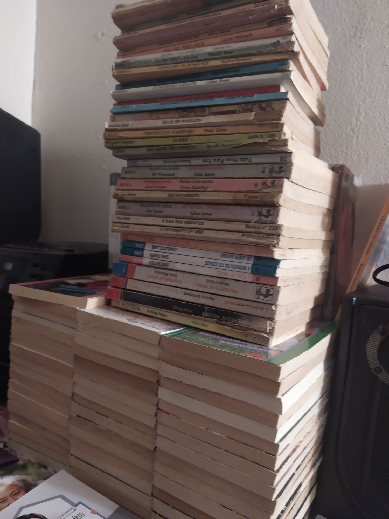 Livros de Romance de vários Títulos Sabrina+ Bianca+ Paixão+Harlequin