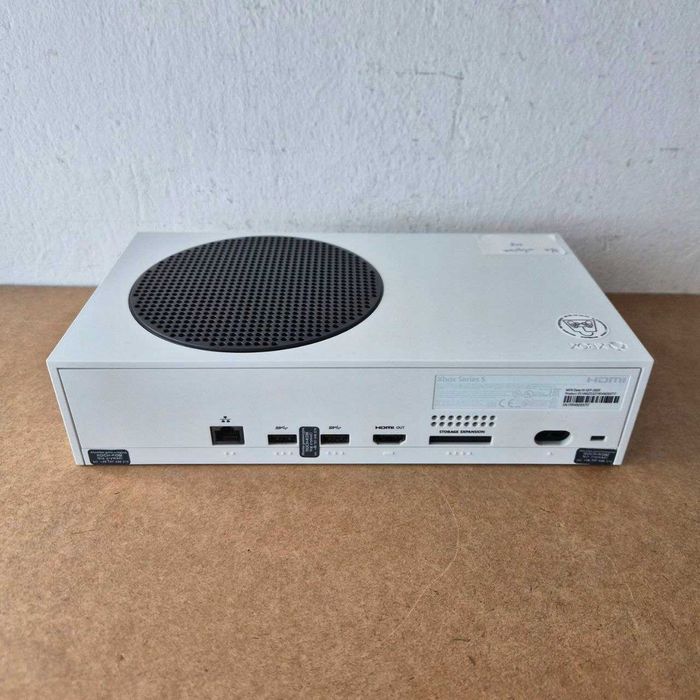 Uszkodzona konsola Xbox Series S