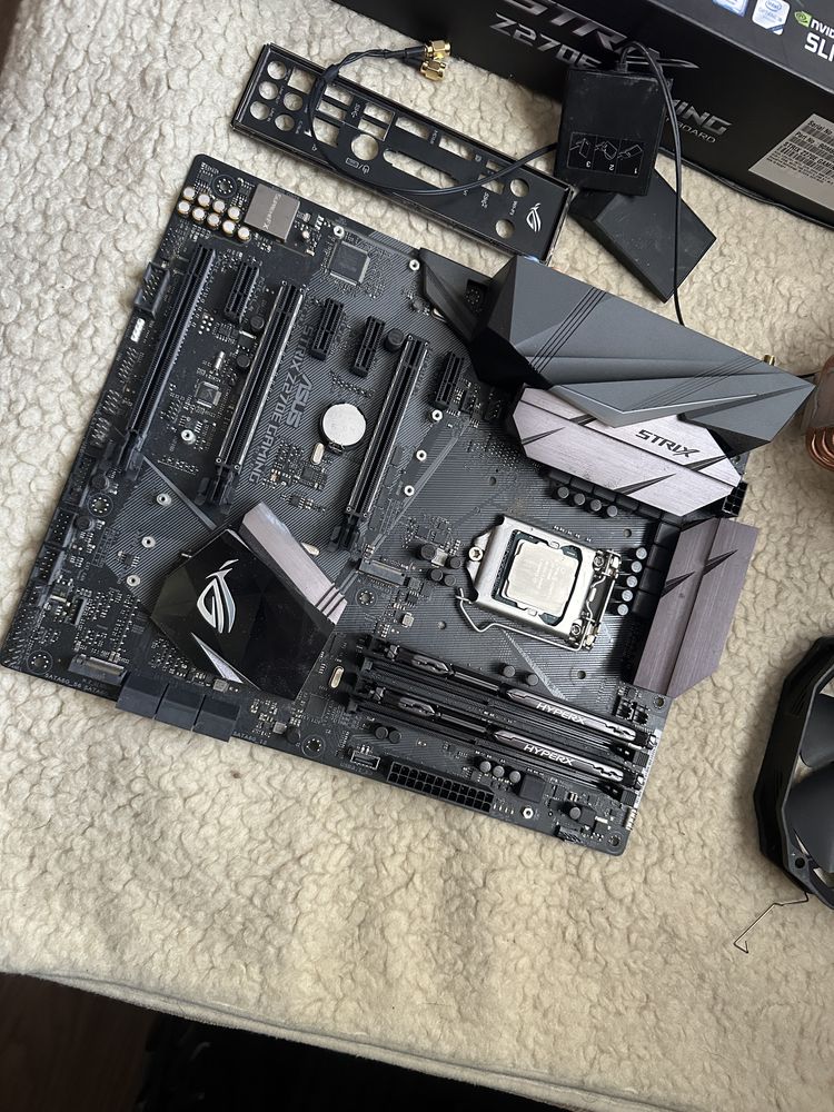 I7 7700K, ASUS ROG STRIX Z270E GAMING, 16GB DDR4, SilentiumPC Fortis 3
