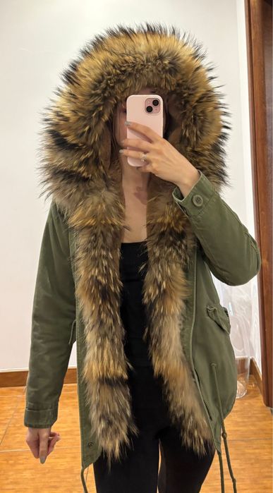 Zielona parka z futrem naturalnym jenot r. S