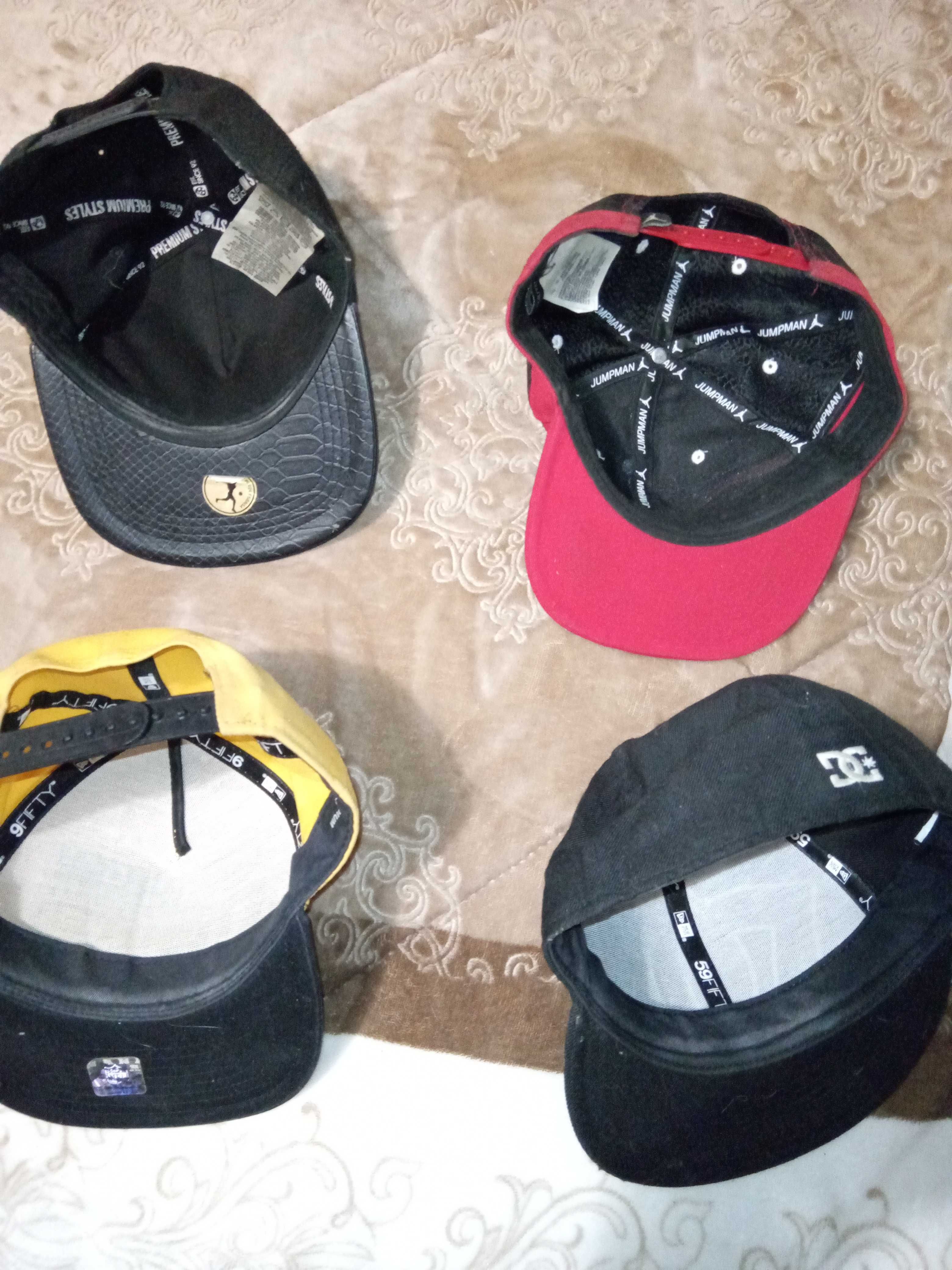 Conjunto de Caps de várias marcas