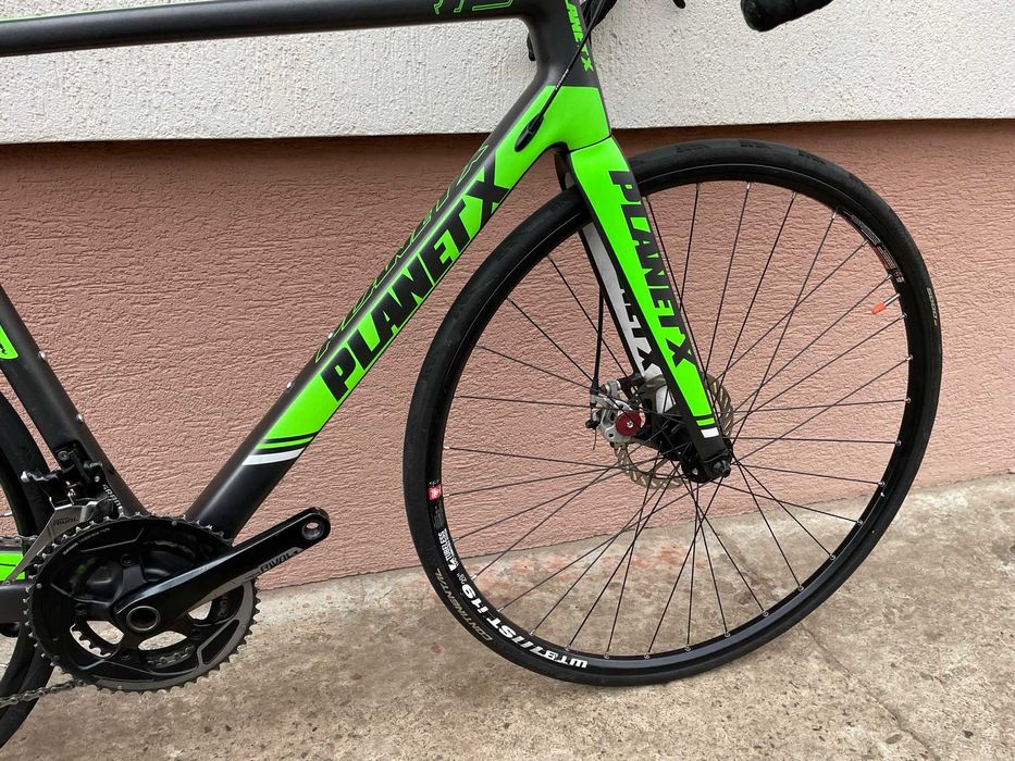 Rower szosowy full carbon, Planet X, hamulce tarczowe