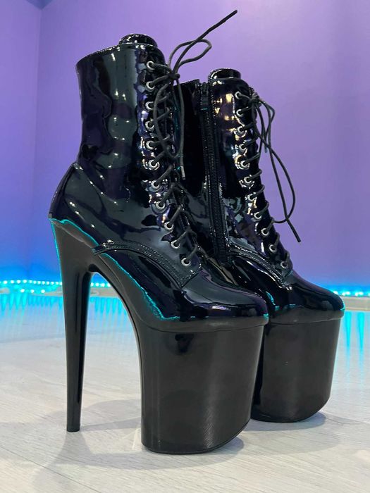 Стрипи черевики лакові чорні 38