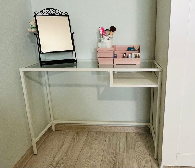 Stolik pod laptopa Vitssjo ikea/toaletka