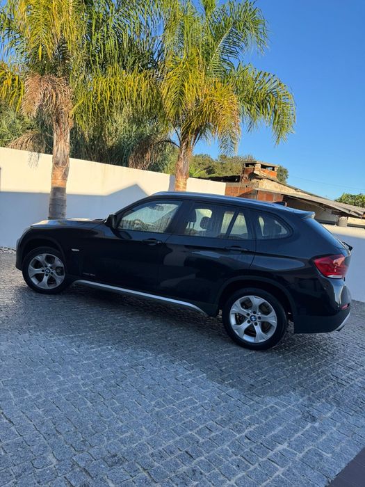 BMW X1 sDrive18d 2.0 Diesel
244.000 km | Cor preta | Revisõ