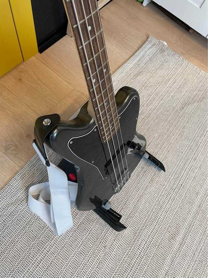 Fender Affinity Jaguar gitary basowe
