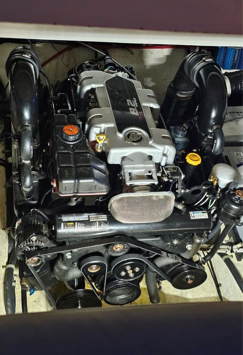 Łódz Motorowa Larson 927 Cabrio 8.2 MPI Motorówka Jacht