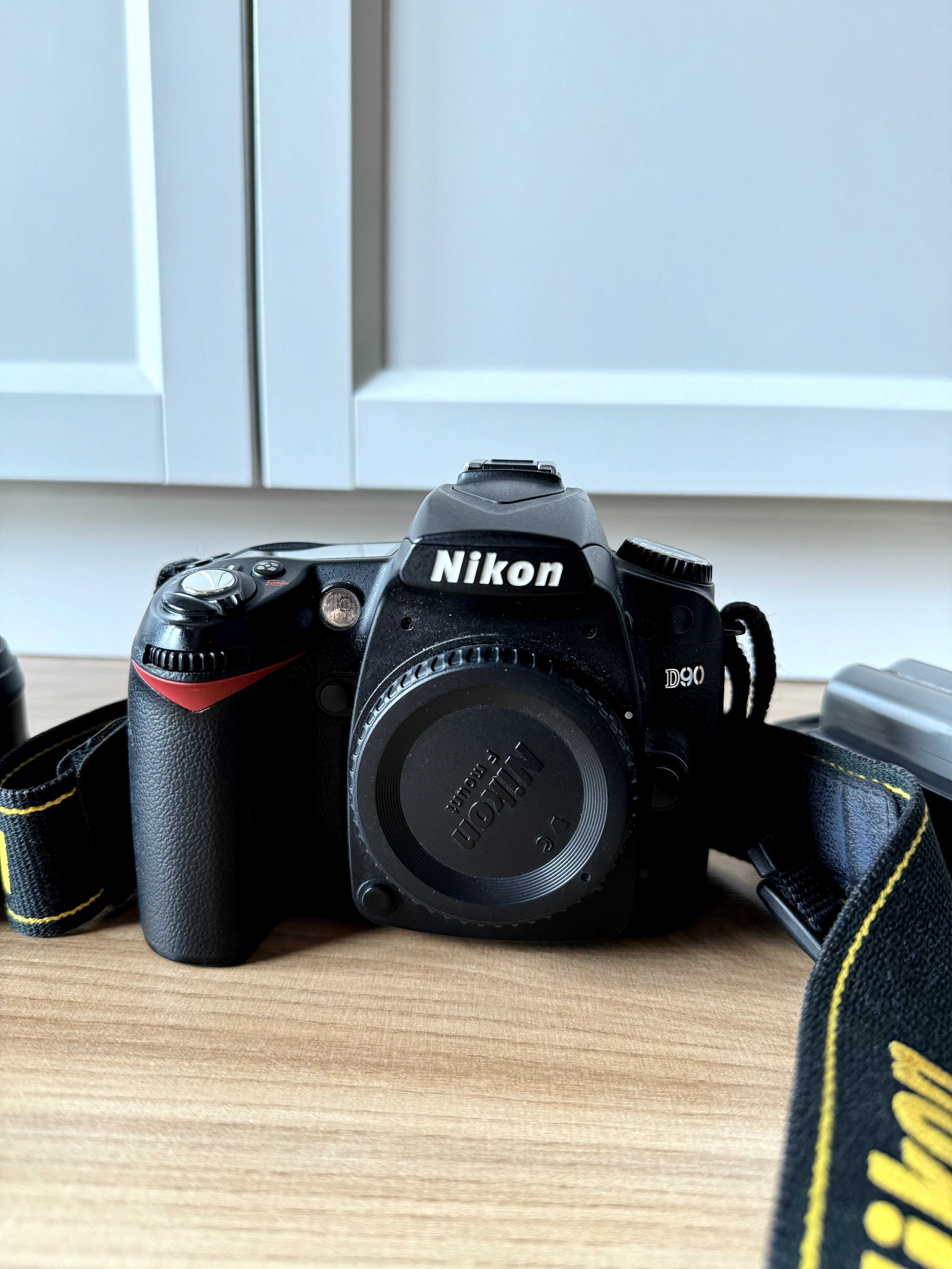 Nikon D90 + obiektywy: 18-105 VR + standardowy AF-S 50mm f/1,8G