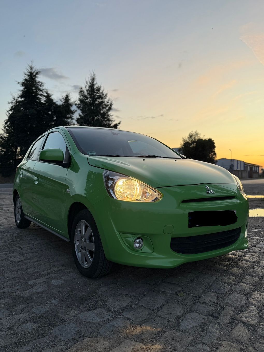Mitsubishi Space Star Mitsubishi Space Star 1.2 benzyna. Stan jak Nowy !