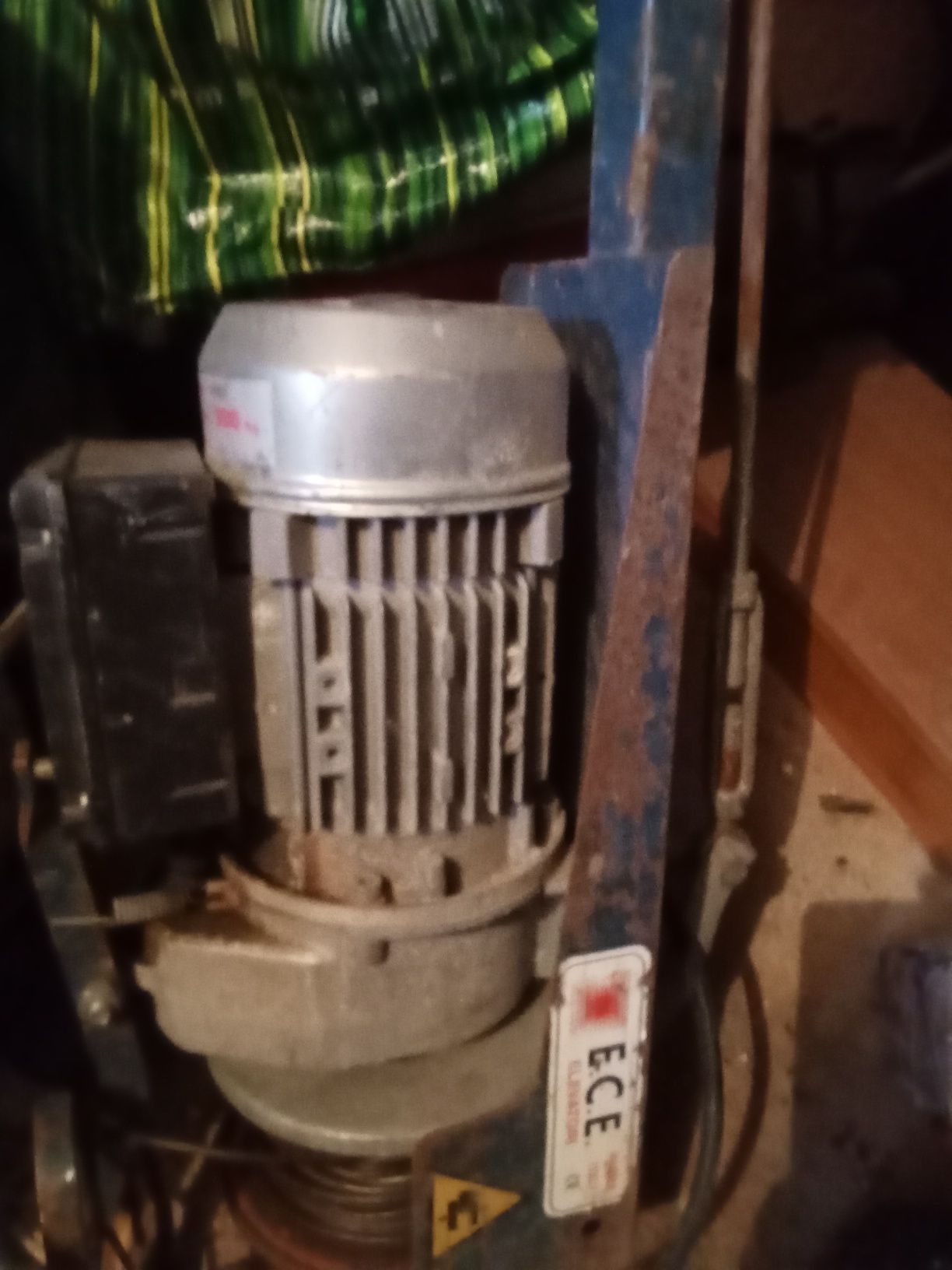 Vendo guincho elétrico