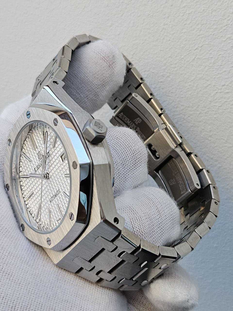 Швейцарские часы Audemars Piguet Royal Oak Silver White