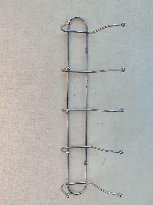 Цинковая вешалка на стену