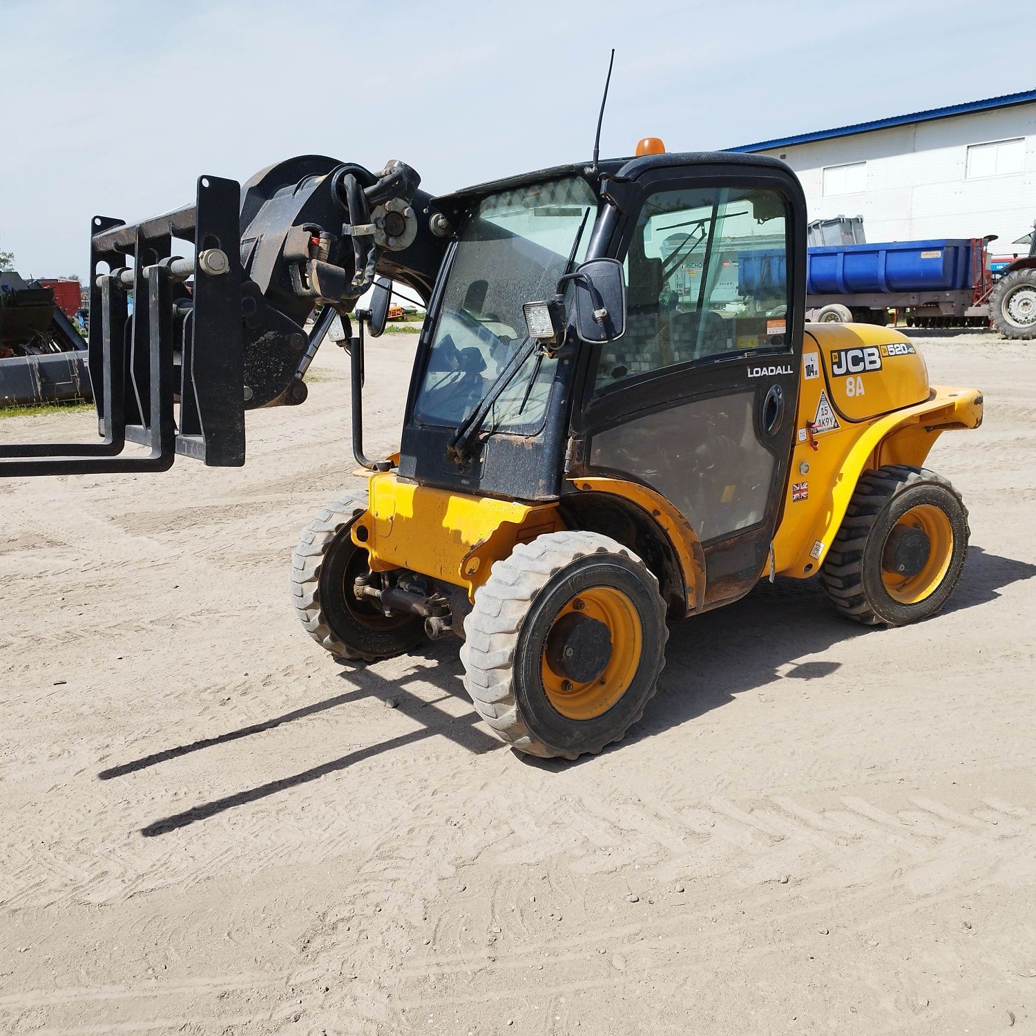 Ladowarka JCB 520-40 rok 2014 widly manitou