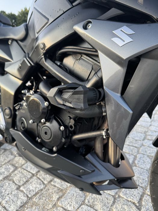 Suzuki GSR 750 de 2013