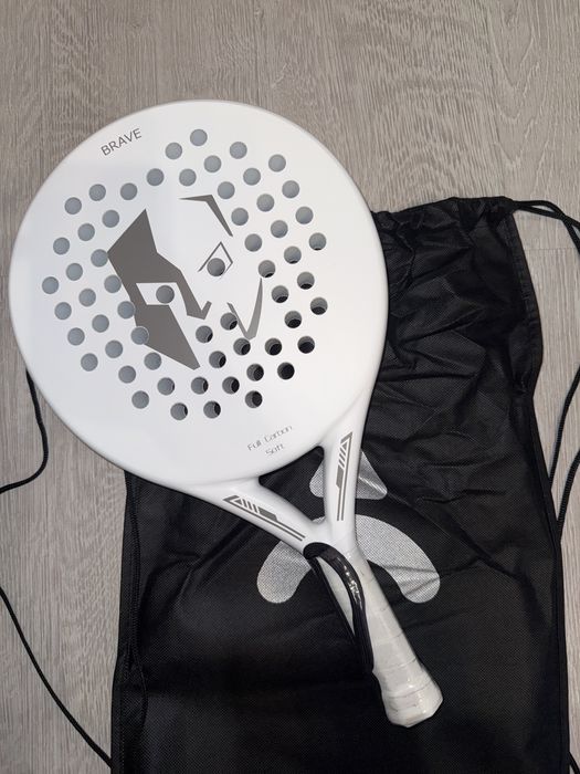 Nowa biała rakieta do padla – carbon + pianka EVA