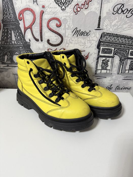 Жовті шкіряні теплі черевики